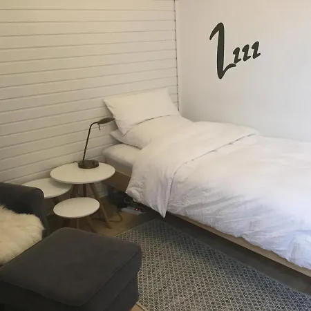 Us Luett Hus Und Linde Im Haupthaus