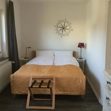 Us Luett Hus Und Linde Im Haupthaus * Oldenburg