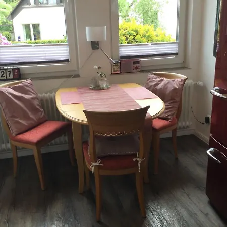 Us Luett Hus Und Linde Im Haupthaus Holiday home Oldenburg