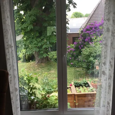 Us Luett Hus Und Linde Im Haupthaus *