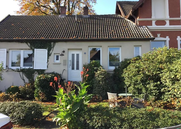 Us Luett Hus Und Linde Im Haupthaus * Oldenburg